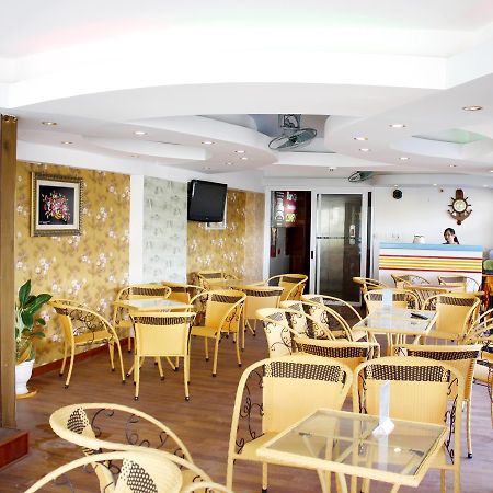 Camry Hotel Da Nang Buitenkant foto