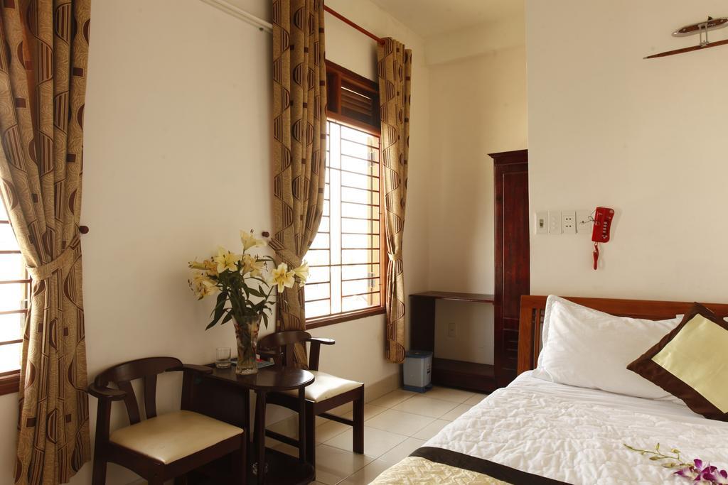 Camry Hotel Da Nang Buitenkant foto
