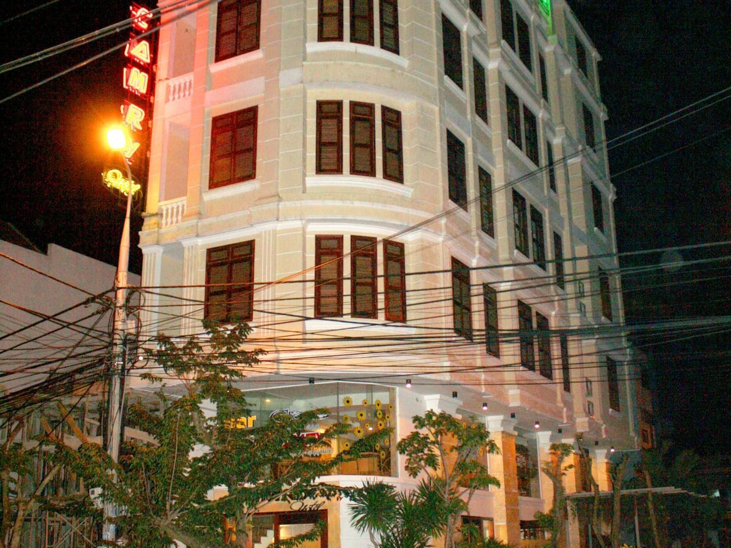 Camry Hotel Da Nang Buitenkant foto