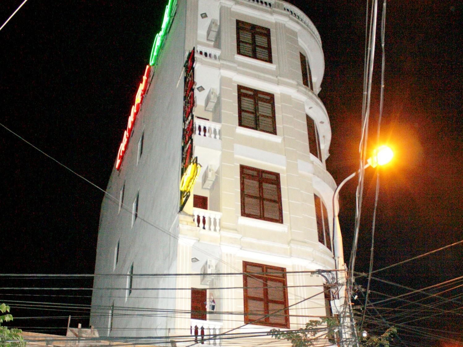 Camry Hotel Da Nang Buitenkant foto