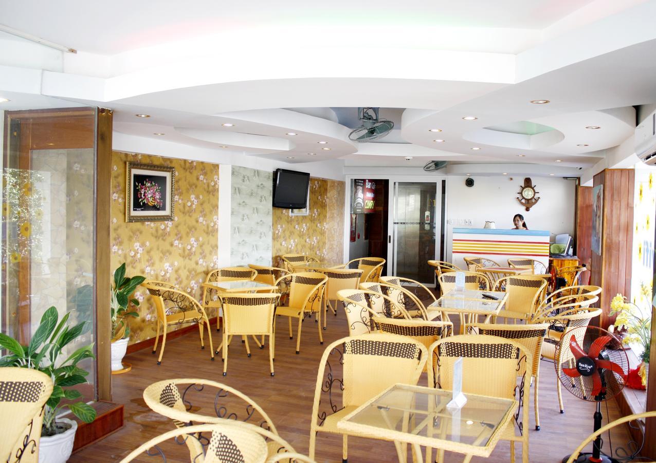 Camry Hotel Da Nang Buitenkant foto