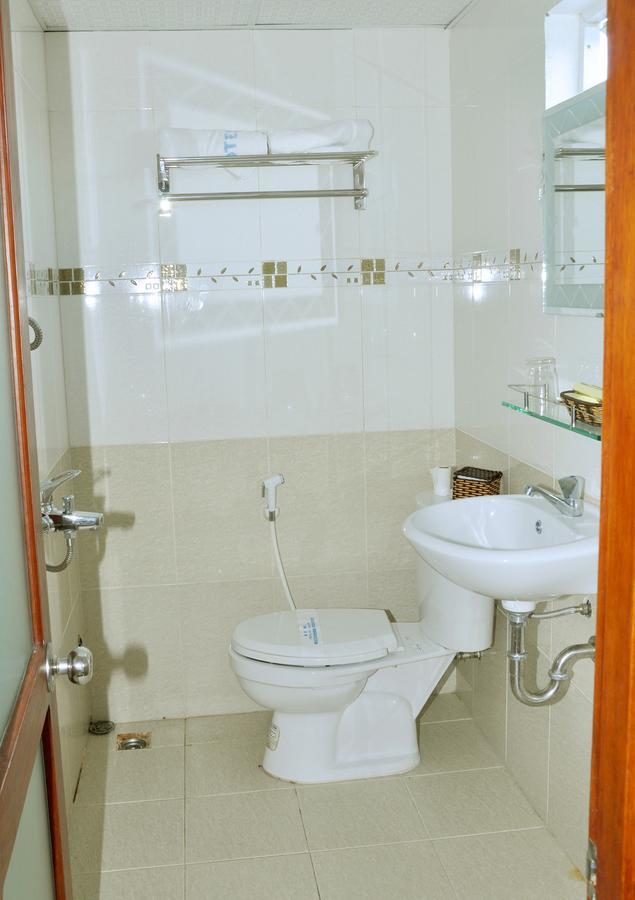 Camry Hotel Da Nang Buitenkant foto